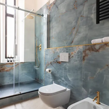 Navona - Luxury, Design And Jacuzzi Style Rom