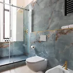 Navona - Luxury, Design And Jacuzzi Style Rom