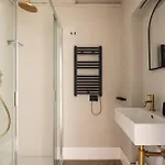 Navona - Luxury, Design And Jacuzzi Style Rom